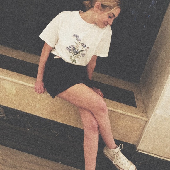 Meet your Posher, Julia - Picture 3 of 3